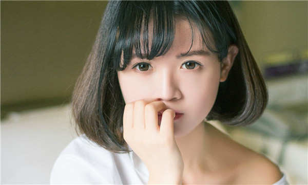 吉木乃人工助孕和试管的区别，你了解吗？这两个关键词是在不孕不育家庭中经常被提及的话题，尤其对于那些渴望拥有自己孩子的父母来说，理解这些差异至关重要。人工助孕，通常指人工授精，它是在女性的排卵期，通过注射受精卵来提高受孕的几率。而试管，通常是指试管婴儿技术（IVF），它则是在实验室中通过体外受精的方式，使卵子和精子结合形成胚胎，最后移植回女性体内。简单来说，人工助孕更注重于提高受孕的机会，而试管则是借助更